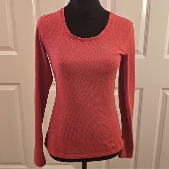 Nike Dri-Fit Size XS Red Long Sleeve Tee - Picture 1 of 5